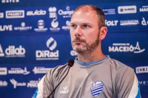 Avaí acerta contratação de jovem treinador