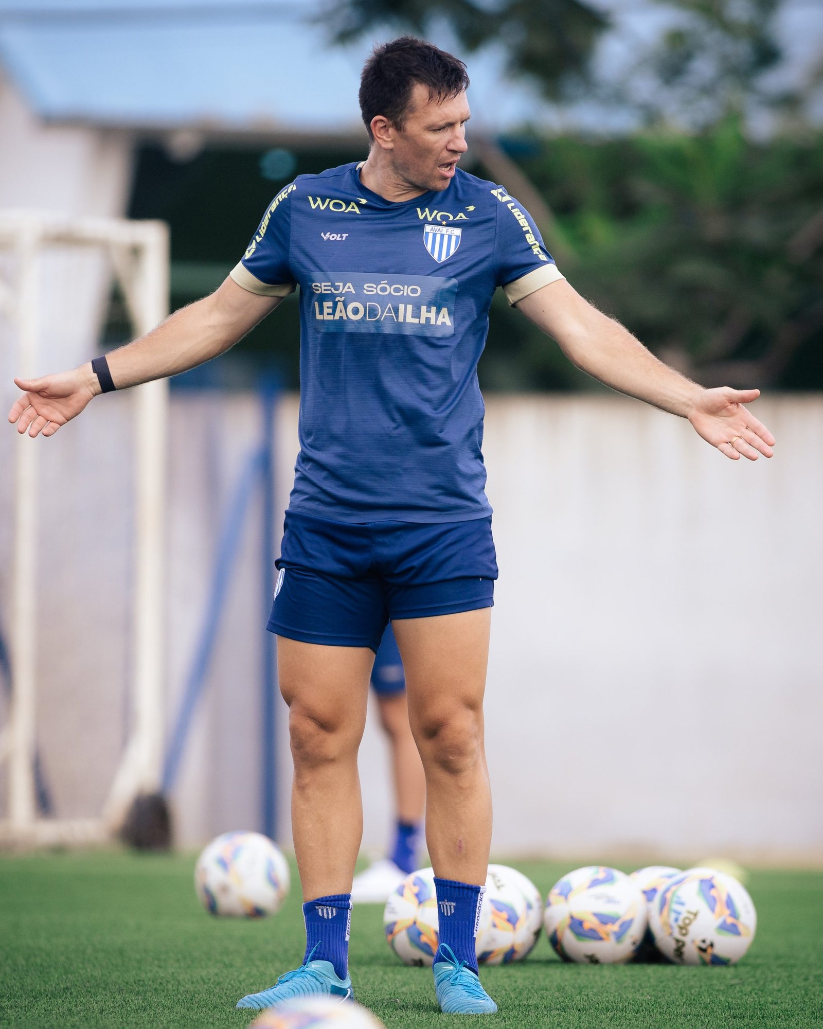 Eduardo Brock diz que protesto no Avaí acabou e foco agora é vencer o Goiás