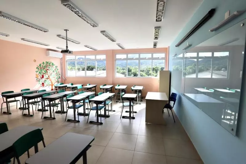 Florianópolis abre vagas monitores nas escolas da rede municipal