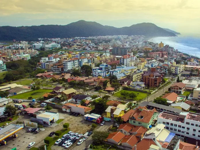 Florianópolis planeja força-tarefa para regularizar mais de 25 mil imóveis em um ano