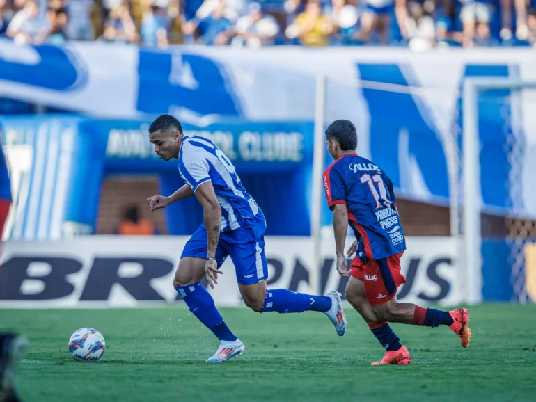 Avaí domina o Catarinense 2025 com estratégia eficiente e defesa sólida