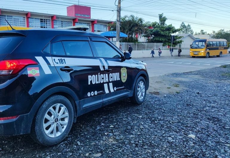 jovem-de-14-anos-acusado-de-extorsao-contra-alunos-e-apreendido-em-caxambu-do-sul