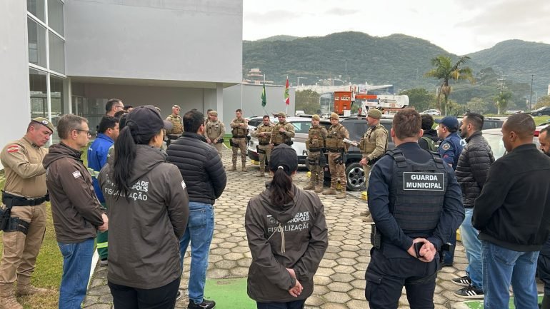 operacao-fio-desencapado-prende-duas-pessoas-e-interdita-comercios-em-florianopolis1