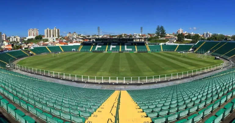 Figueirense contrata dois jogadores de frente para a disputa da série C do Brasileiro