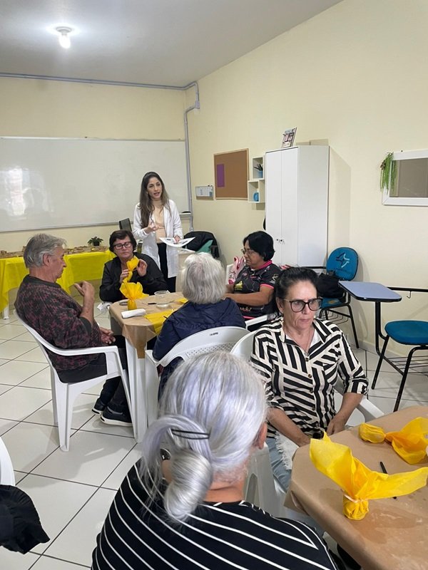 prefeitura-de-palhoca-promove-oficina-terapeutica-para-cuidar-da-saude-emocional-dos-idosos3