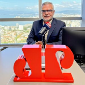 “Ligado na Cidade” ganha edição da tarde na Jovem Pan News Florianópolis com Marcelo Martins