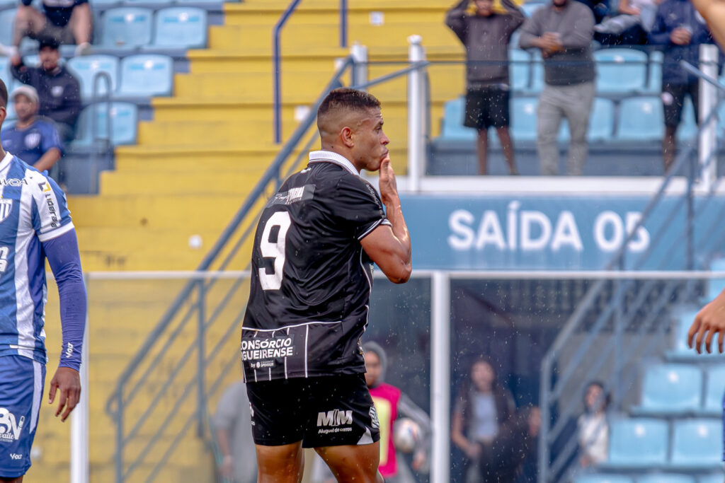 Imagem atual: Marlyson, do Figueirense, aparece na lista de maiores artilheiros do futebol brasileiro em 2025