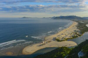Águas de Palhoça apoia etapa inédita da Confederação Brasileira de Surf na Guarda do Embaú