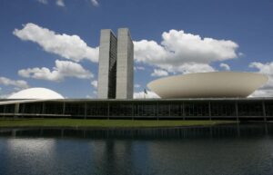 Câmara aprova isenção do IR até R$ 5 mil: confira o que acontece agora