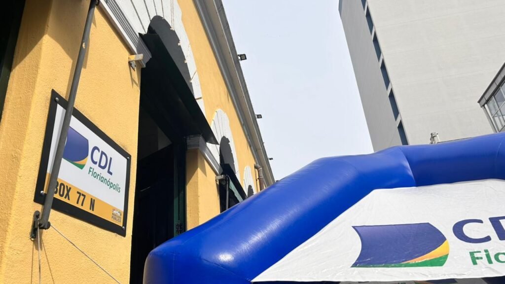 Mutirão no Mercado Público ajuda MEIs a se regularizar e crescer em Florianópolis