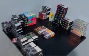 PF prende dupla e apreende ‘vapes’ em operação contra contrabando em Chapecó