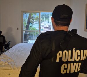 Polícia Civil prende suspeitos de homicídio ocorrido em conveniência no bairro Pantanal, em Florianópolis
