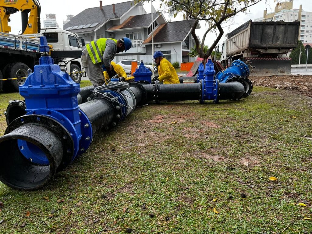 Redução da pressão nas redes de água já diminui vazamentos em Palhoça