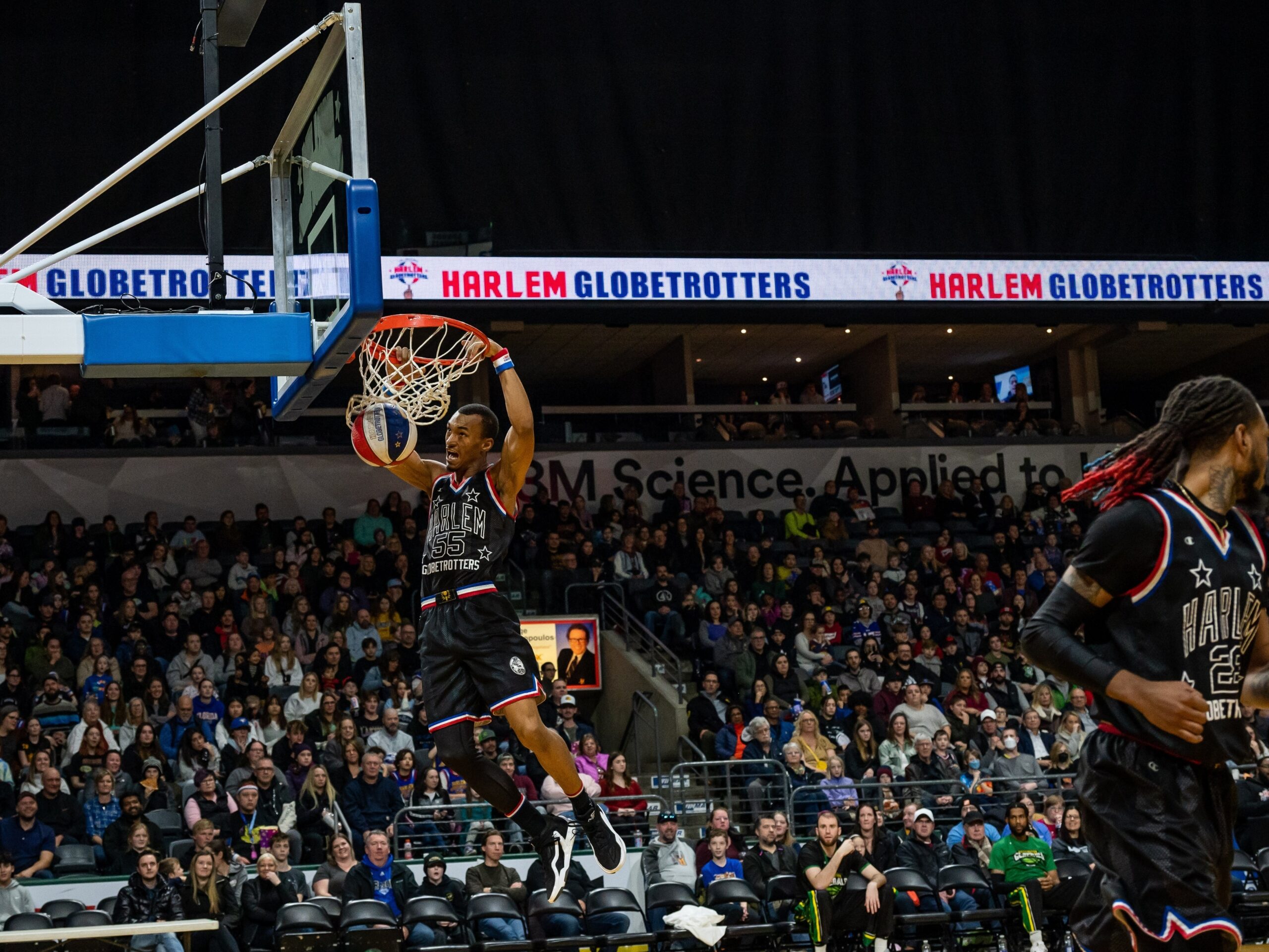 Fenômenos do basquete, Harlem Globetrotters encerram passagem marcada por espetáculos em SC