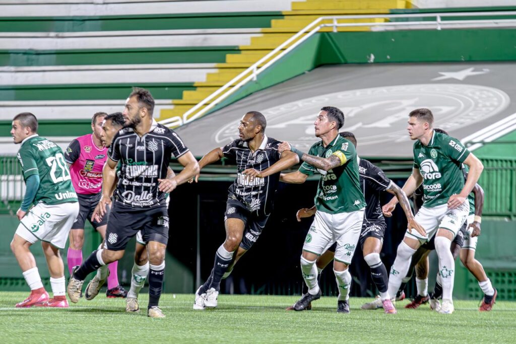 Imagem atual: Figueirense perde para a Chapecoense e precisará reverter desvantagem no jogo de volta