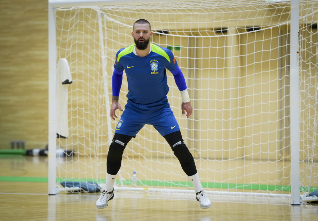 Imagem atual: Goleiro catarinense eleito melhor do mundo projeta amistosos pela Seleção Brasileira de Futsal