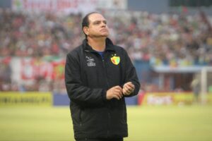 Waguinho Dias é o novo treinador do Figueirense