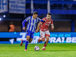 Avaí visita o Vila Nova neste sábado há cinco jogos sem perder e com chances remotas de acesso