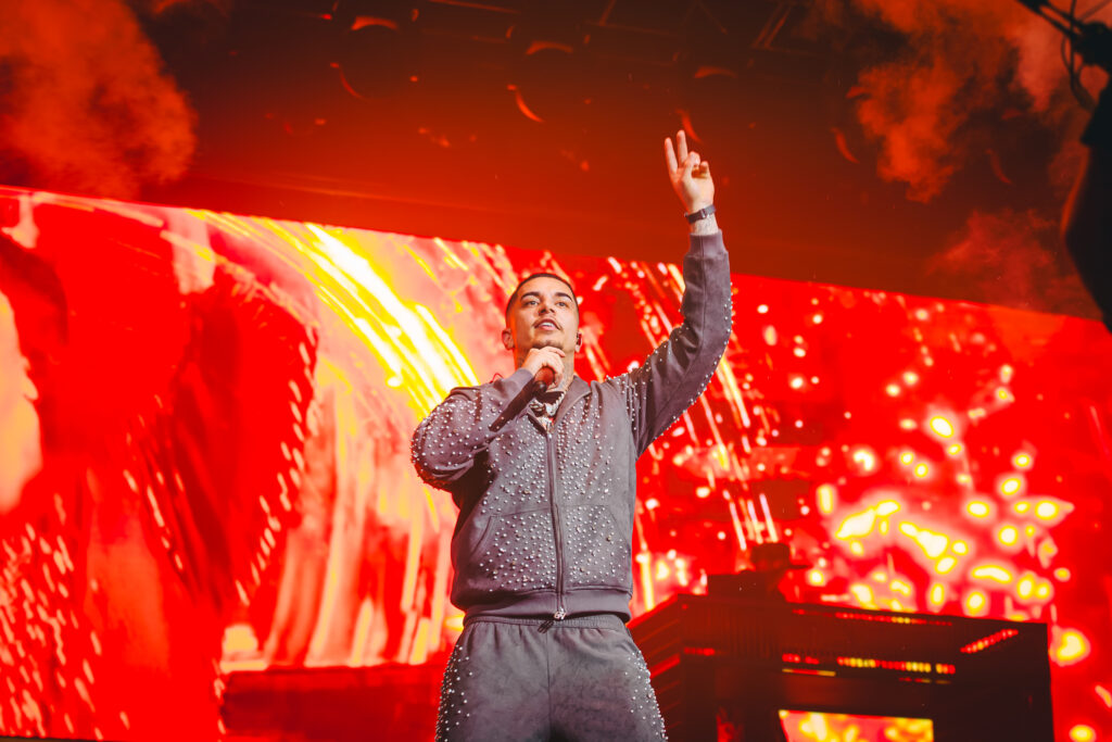 Veigh traz a EVOM Tour a Florianópolis com show no P12 em novembro