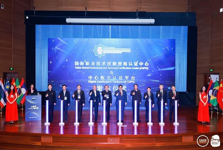 Mário Motta viabiliza R$ 2,2 milhões com governo chinês para intercâmbio de estudantes catarinenses