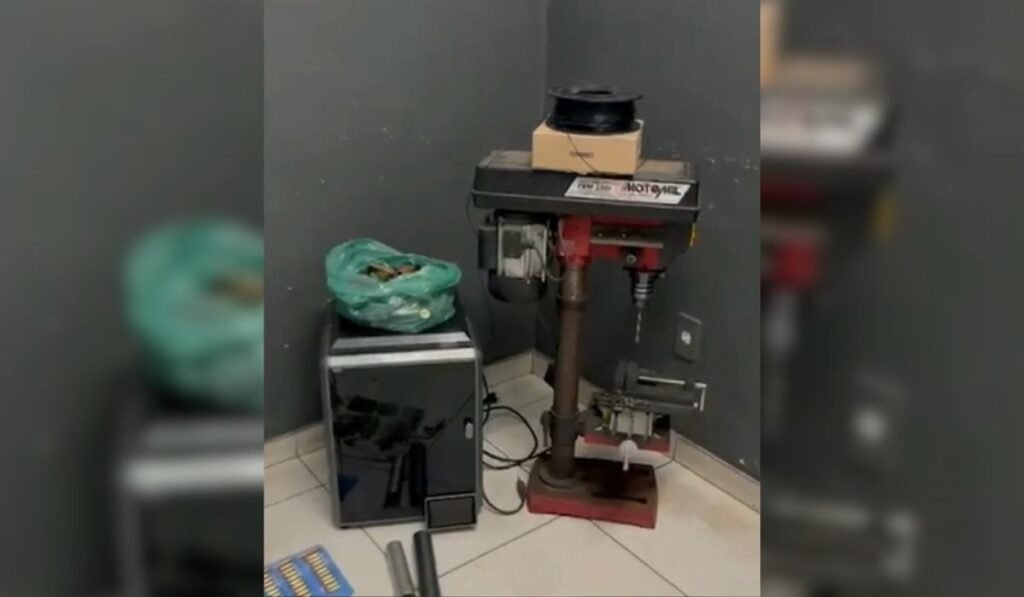 Polícia desmonta fábrica clandestina de armas no Norte da Ilha e prende suspeito em megaoperação