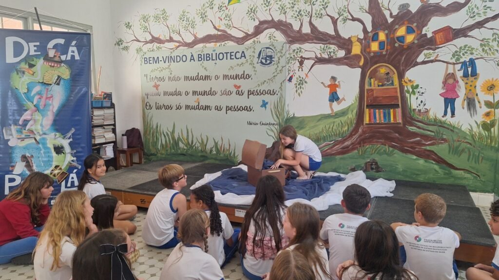 Projeto “Leitura em Jogo!” leva oficinas a escolas da Grande Florianópolis para aproximar crianças e jovens da literatura