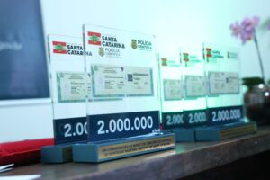 SC lança Programa Identidade Catarina e chega a 2 milhões de novas carteiras de identidade