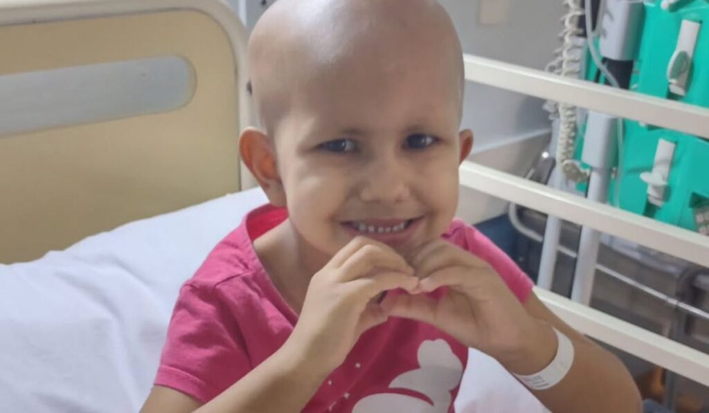 Túmulo de menina de 7 anos é violado e crânio furtado em São José