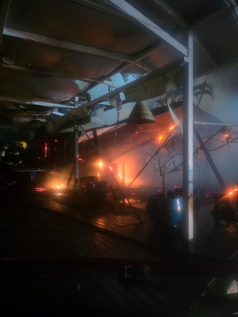 Incêndio em restaurante no norte da ilha