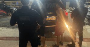 População agride agentes de trânsito após abordagem em Balneário Camboriú