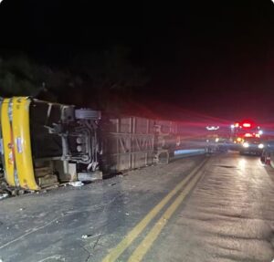 Bebê morre após ônibus clandestino com destino a Itapema tombar em MG