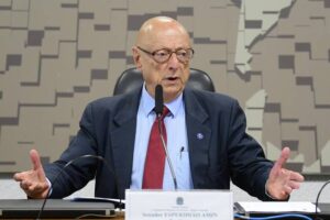 Após veto de Lula à dosimetria, Amin protocola projeto de anistia aos presos do 8/1