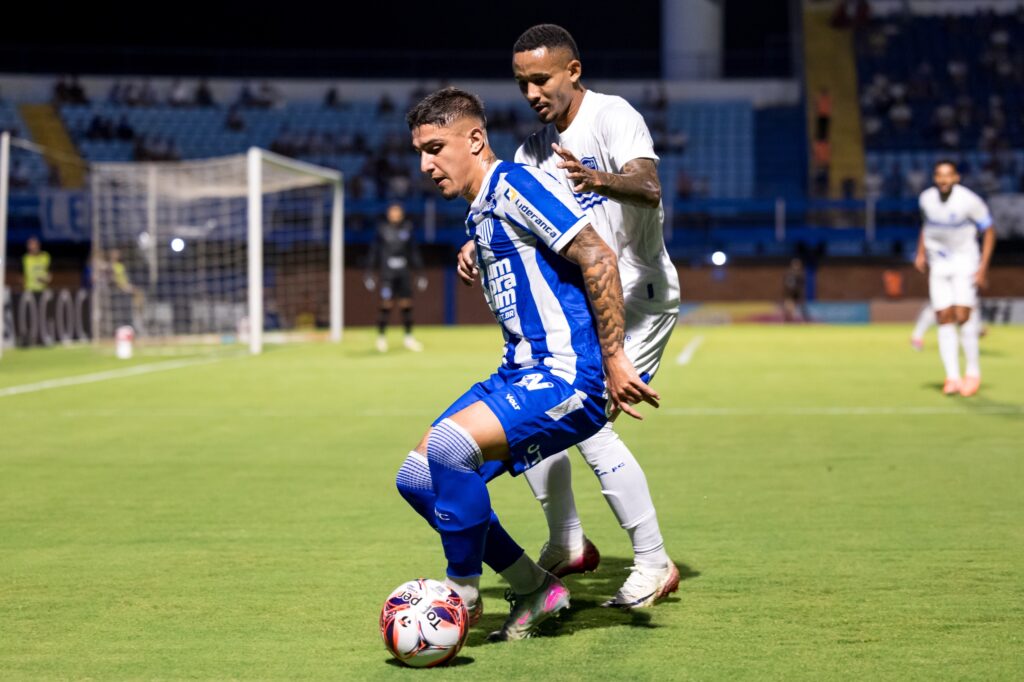 Imagem atual: Avaí faz 2x1 no Barra e inicia defesa do título estadual com vitória na Ressacada