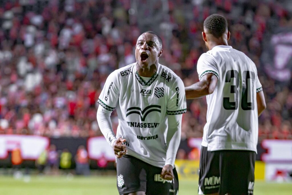 Imagem atual: Figueirense estreia no Catarinense com vitória por 3x2 fora de casa sobre o Joinville