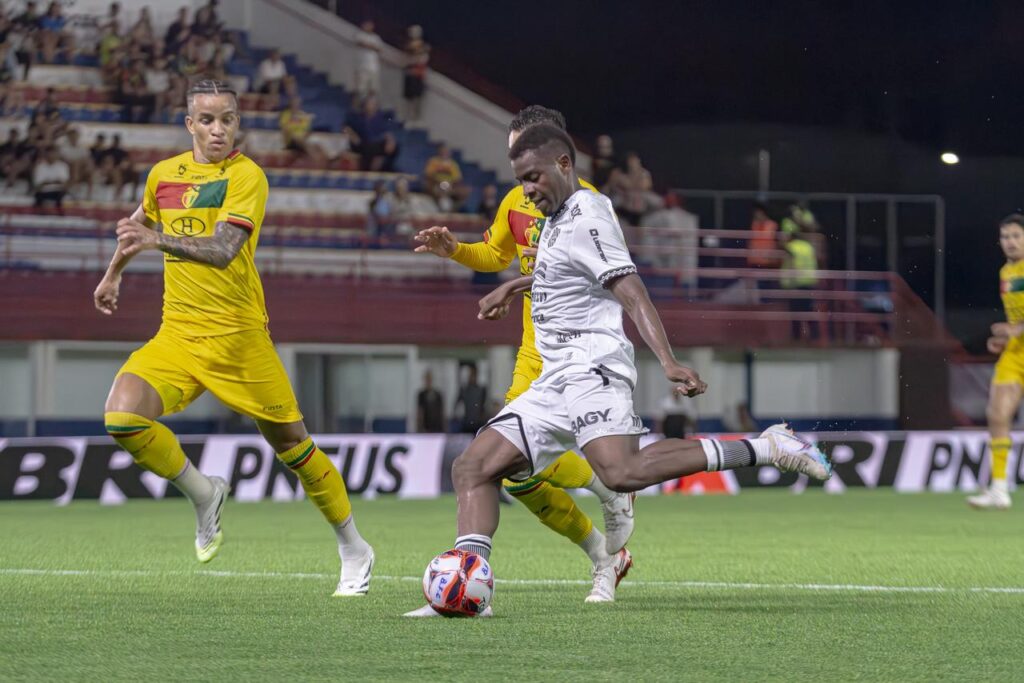Imagem atual: Figueirense perde para o Brusque por 2x1 fora de casa no último compromisso antes do clássico