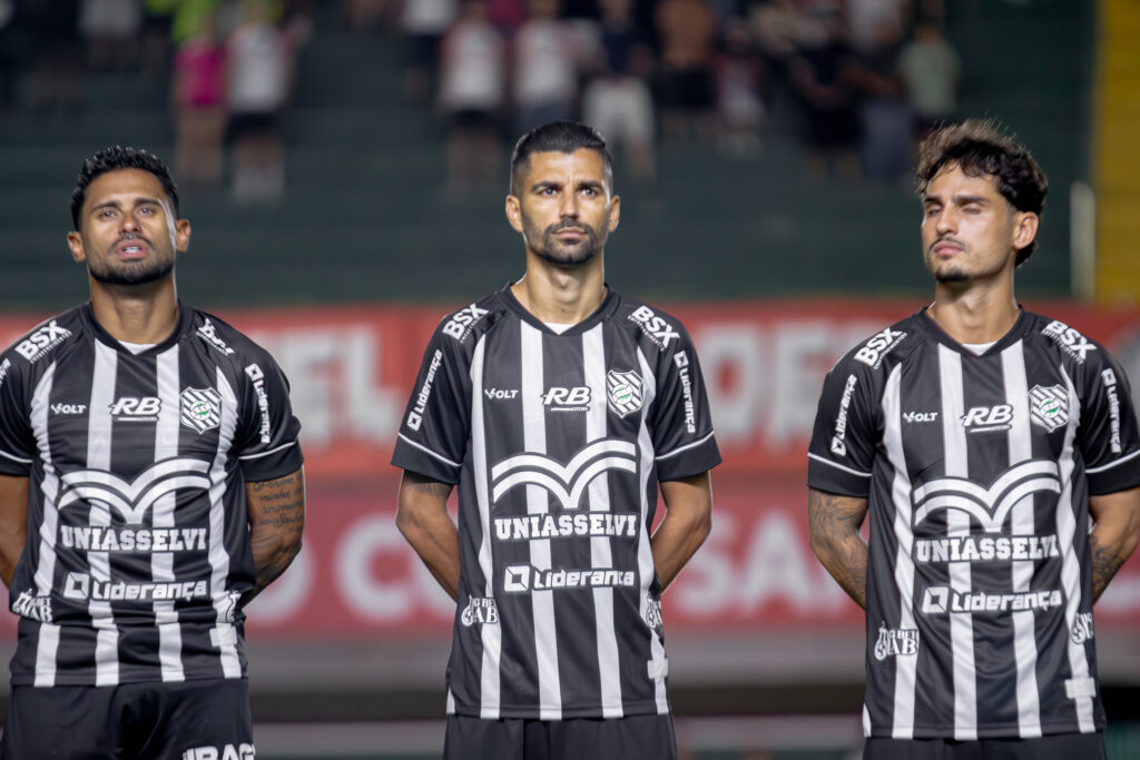 Imagem atual: Figueirense só empata com o Camboriú e jogará o quadrangular do descenso no Campeonato Catarinense