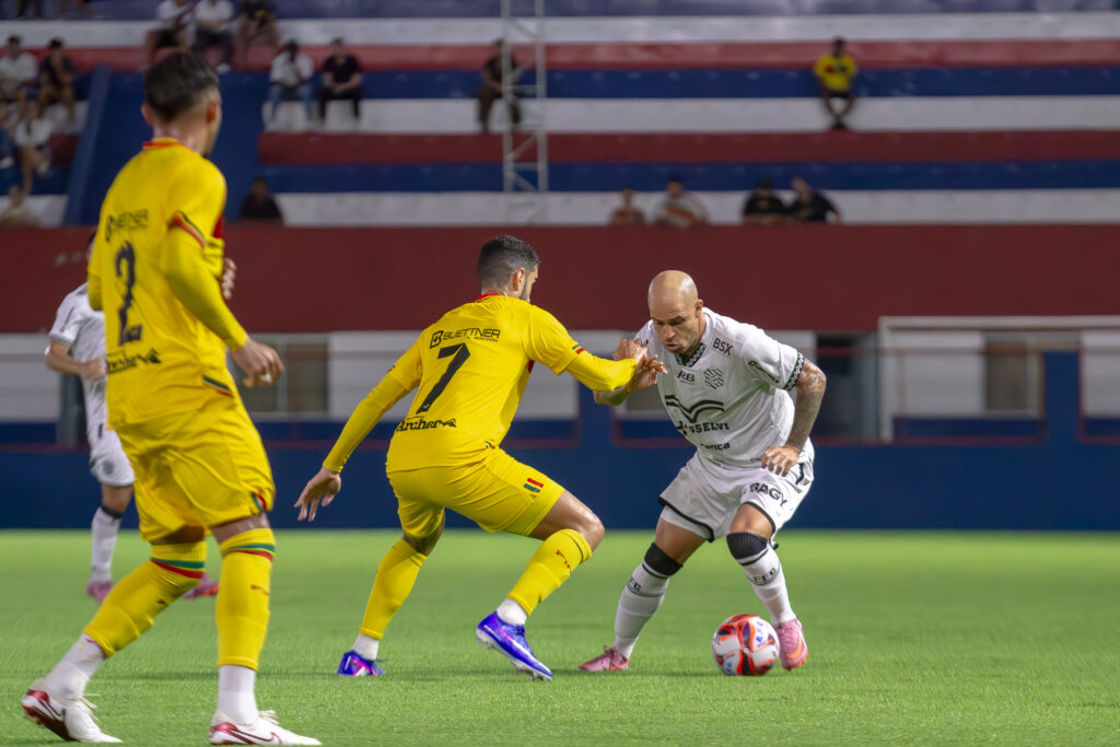 Imagem atual: Saiba do que o Figueirense precisa para evitar vexame neste domingo pelo Campeonato Catarinense, e o que mais está em jogo