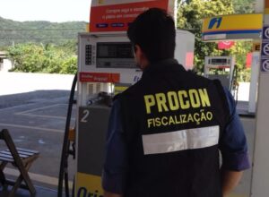 Preço da gasolina deve abaixar em Florianópolis após notificação do Procon