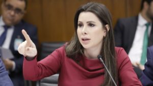 Eleições 2026: Carol de Toni anuncia saída do PL e avalia novos caminhos políticos