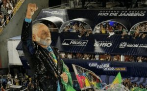 Escola que homenageou Lula foi rebaixada na última colocação do Carnaval do Rio