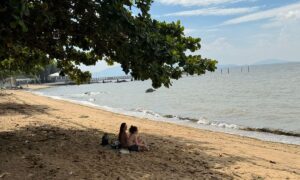 Prefeitura de São José reforça balneabilidade da Praia de Guararema, única no município