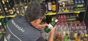 Procon de São José intensifica fiscalizações contra bebidas irregulares