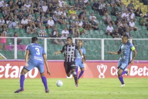 Análise: Figueirense entre a euforia da vitória na Copa do Brasil e o abismo da luta contra o rebaixamento no Estadual