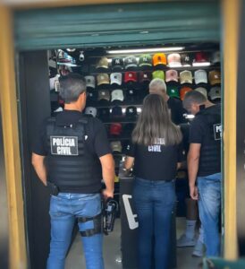 1.000 produtos falsificados são apreendidos no camelódromo de Florianópolis