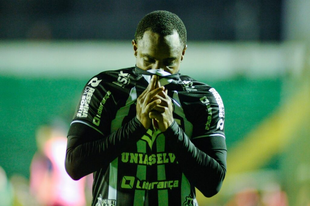 Imagem atual: Figueirense é rebaixado para a Série B do Campeonato Catarinense com derrota em casa para o Carlos Renaux