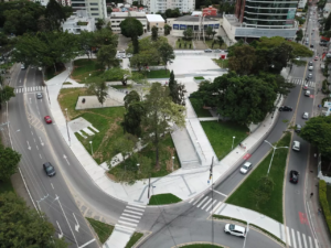 GM de Florianópolis dispersa festa de estudantes da UFSC em tradicional ponto da Trindade