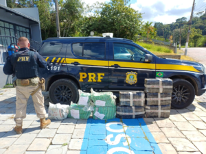 VÍDEO: PRF apreende 160 quilos de maconha no Alto Vale do Itajaí