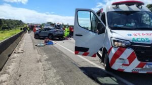 Idoso morre após colisão entre carro e caminhão na BR-101 de Balneário Piçarras