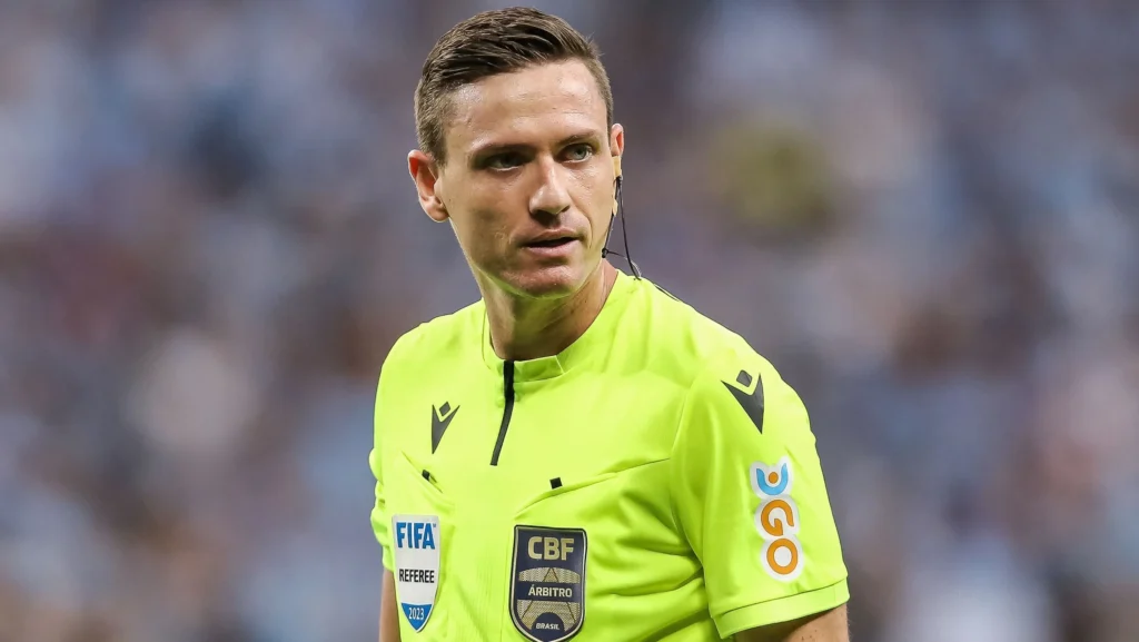 Imagem atual: Ramon Abatti Abel será o primeiro árbitro catarinense em uma Copa do Mundo