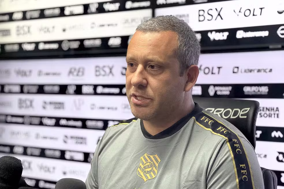 Raul Cabral explica derrota do Figueirense para o Anápolis pela Série C: "Paramos de jogar no segundo tempo"